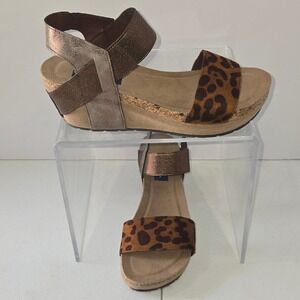 MISMATCH SIZES Natural Reflections Sanra Leopard Wedge Sandals left 8 right 7